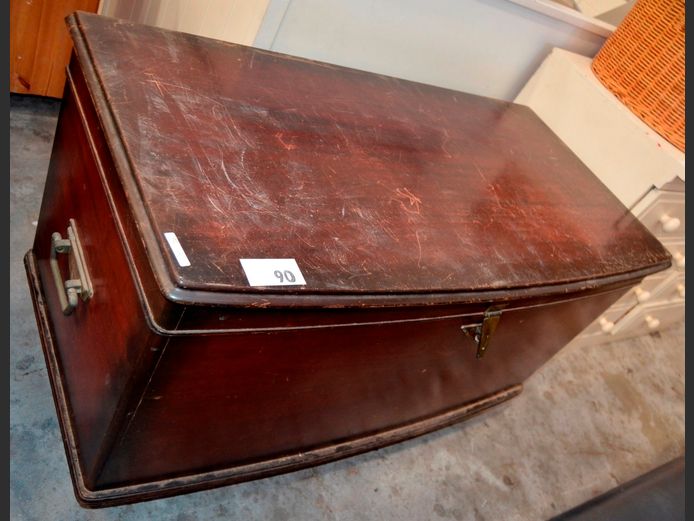 MAHOGANY KIST, 108 x 56 x 63cm [Scuff marks]