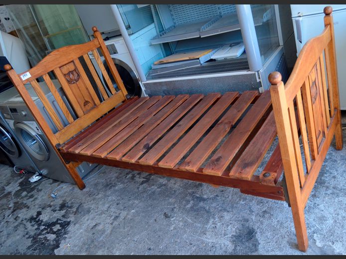 OAK SINGLE BED WITH HEAD- & FOOTBOARD [No mattress]