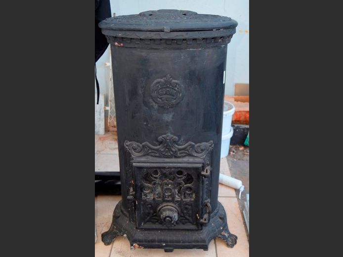 GODIN CAST IRON FIREPLACE WITH CHIMNEY, 50 x 45 x 92cm