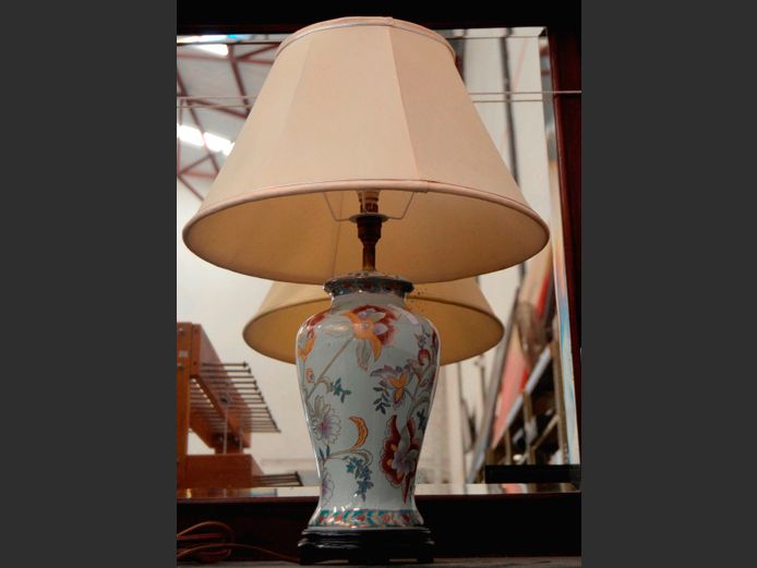 ORIENTAL TABLE LAMP WITH SHADE, 64cm High