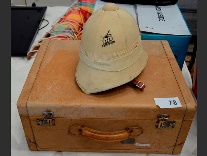 BROWN LEATHER SUITCASE & A PITH HELMET, 51 x 38 x 22cm [#: 422545813]