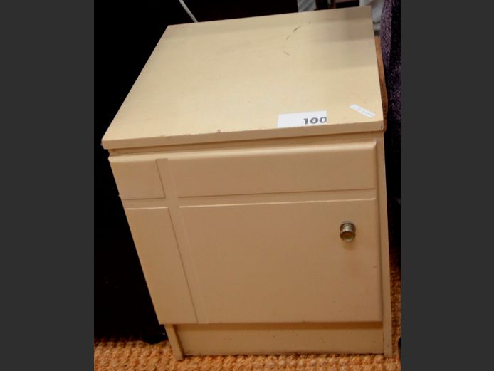 CREAM SINGLE DOOR BEDSIDE PEDESTAL, 45 x 41 x 51cm