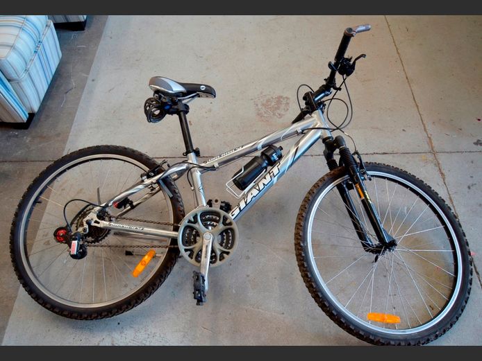 GIANT LADIES MOUNTAIN BIKE