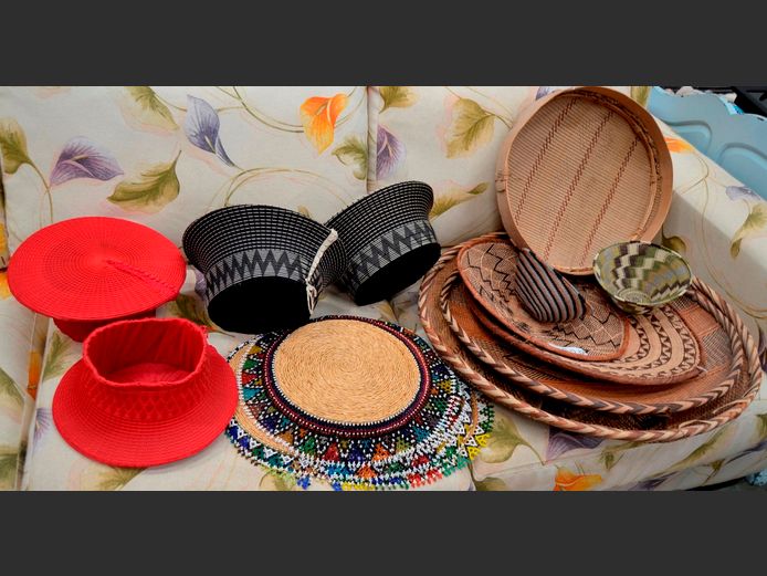 WOVEN BASKETS, PLACEMATS & HATS