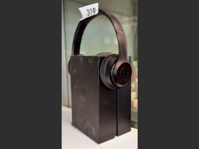 BEATS SOLO 3 HEADPHONES [Untested]