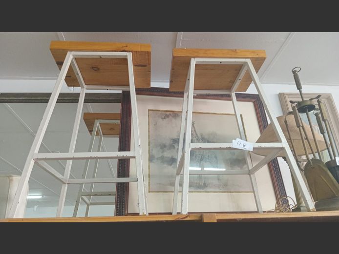 2x bar chairs