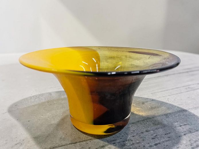 Mid-Century Modern Two-Tone Murano Style Art Glass Bowl