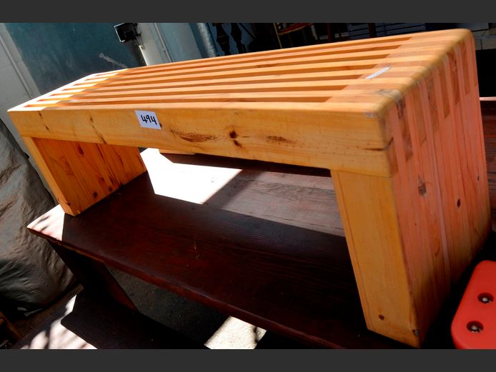 SLATTED PINE BENCH, 134 x 32 x 41cm