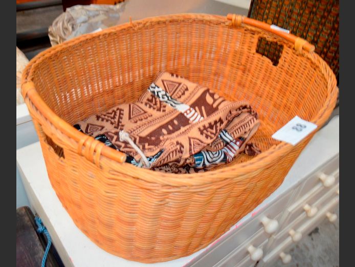 LOT: WICKER BASKET, 59 x 49 x 25cm & A BAG