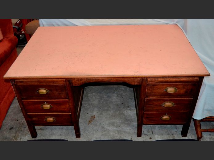 TEAK 6-DRAWER DESK WITH CUP HANDLES & PINK PAINTED TOP, 153 x 92 x 67cm