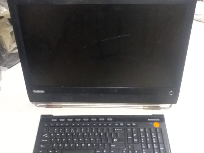 Lenovo monitor & keyboards