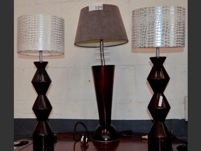 LOT: 3 x DARKWOOD TABLE LAMPS WITH SHADES, 67cm & 60cm High
