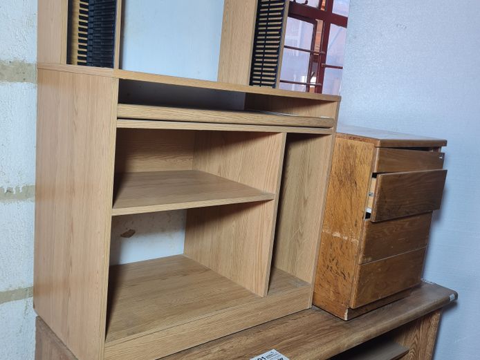 LOT CABINETS