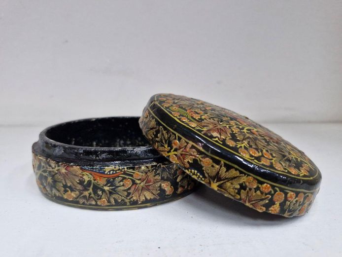 Vintage Kashmiri Papier-Mâché Trinket Box