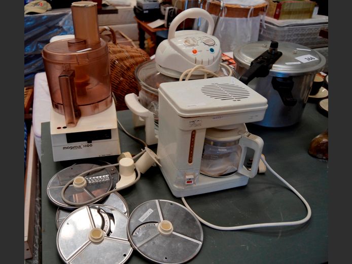 MAGIMIX 3500, CONVECTION OVEN, PRESSURE COOKER, etc [Switch on, untested further]