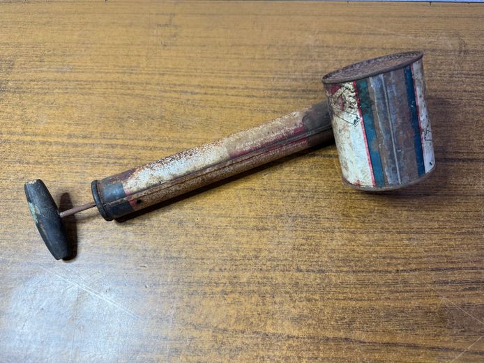 Vintage Oil Canister Gun 