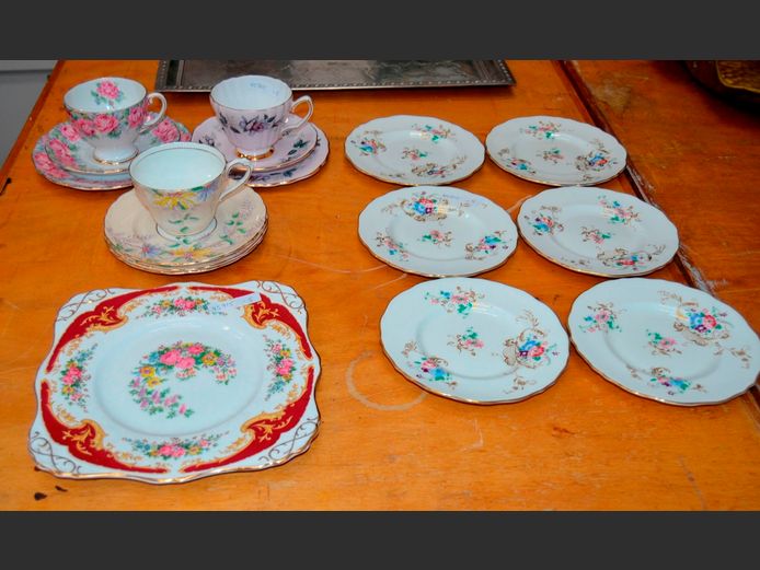 SET OF 6 CAULDON SIDE PLATES, VARIOUS TRIOS, etc