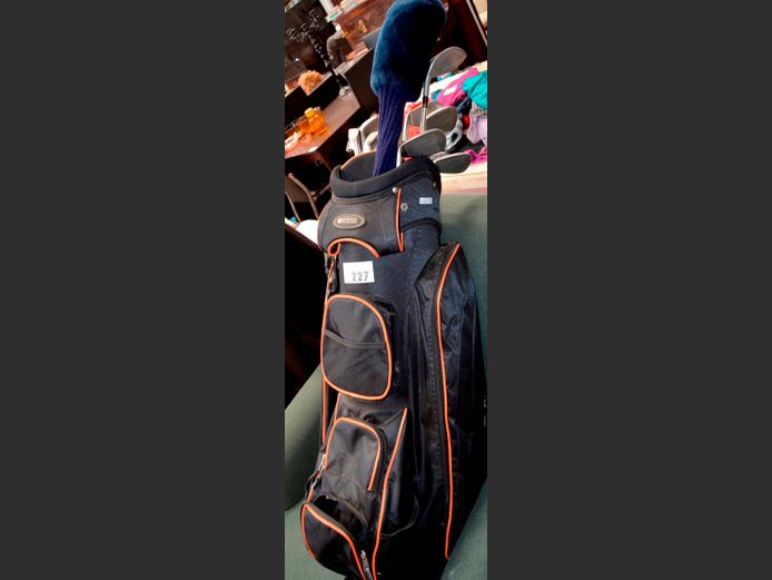 CLUBHOUSE COLLECTION GOLF BAG WITH 12 CLUBS