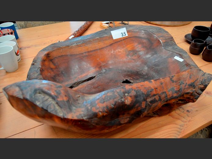 LARGE WALNUT FRUIT BOWL, 64 x 45 x 22cm
