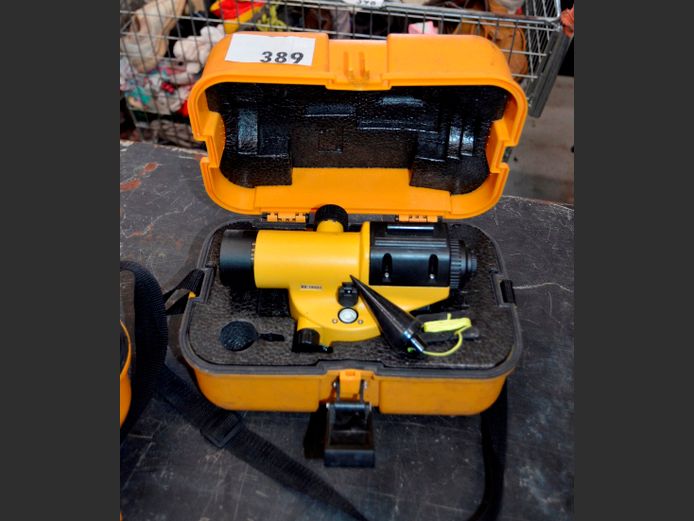 DUMPY LEVEL IN CASE [Untested]