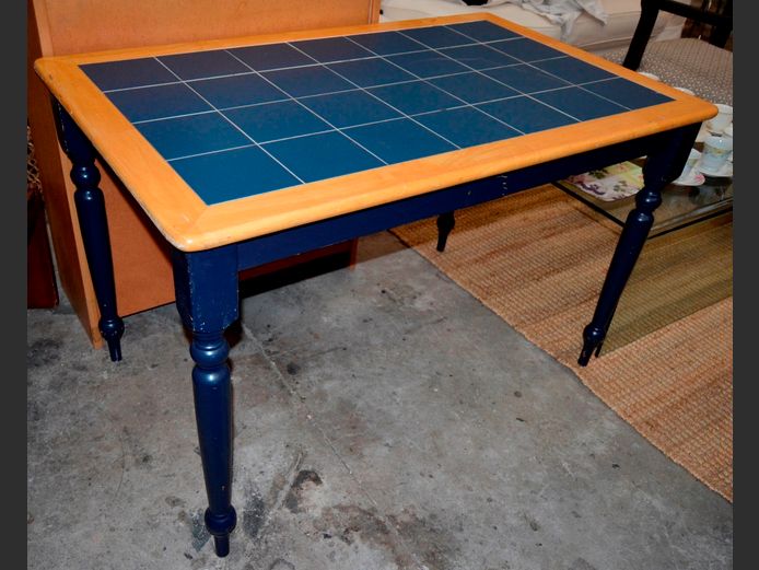OAK & BLUE PAINTED TILED TOP 4-SEATER KITCHEN TABLE, 119 x 74 x 74cm