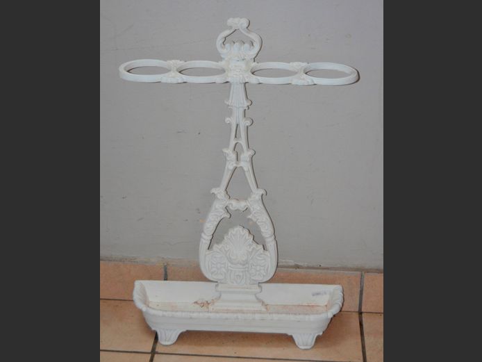 CAST ALUMINIUM UMBRELLA STAND, 46 x 13 x 67cm