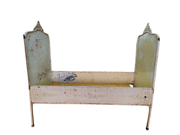 19th Century French Shabby Chic Painted Iron Child's Daybed / Cot
