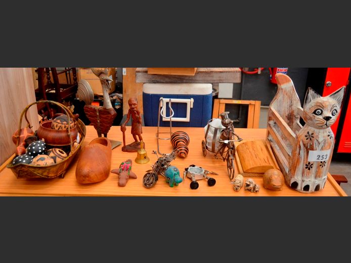 METAL BASKET, ORNAMENTS, MAGAZINE STAND, etc