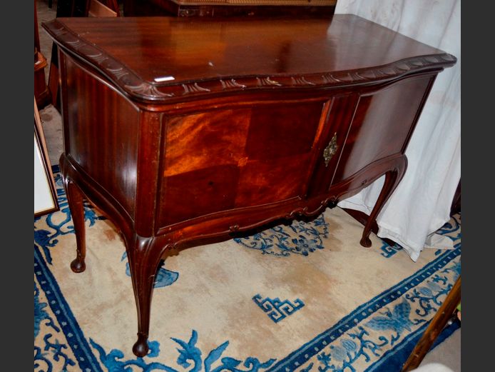 VINTAGE MAHOGANY 2-DOOR SERVER, 140 x 60 x 94cm