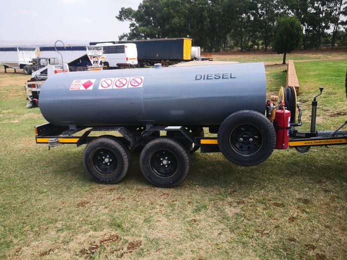 Calvary Diesel Tanker + Pump (2500L) + (20m Hose) (Pump 70L per minute) 