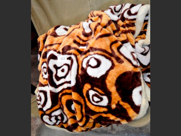 BROWN, WHITE & BEIGE THICK BLANKET