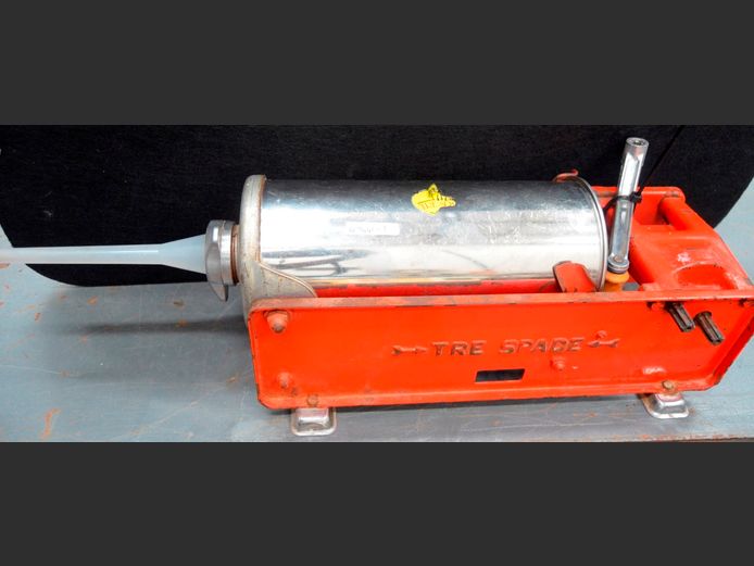 TRESPADE SAUSAGE FILLER, 48 x 18x 21cm [Untested]
