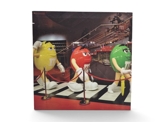 Abbey Road Homage: M&M's Pop-Culture Framed Canvas Print (30cm x 30cm)
