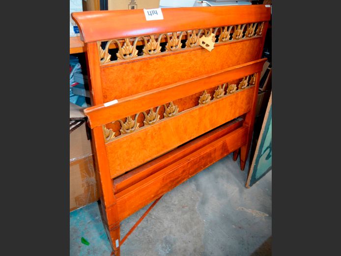 BIRD'S EYE WALNUT SINGLE HEAD- & FOOTBOARD