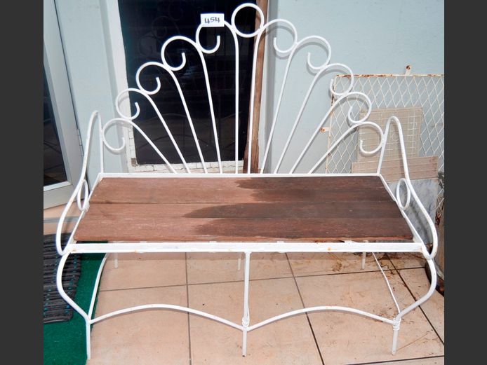 WROUGHT IRON PEACOCK 2-SEATER GARDEN BENCH, 100 x 50cm