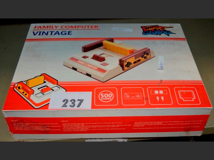 VINTAGE FAMILY COMPUTER GAME CONSOLE, CONTROLLERS & CARTRIDGE [Untested]