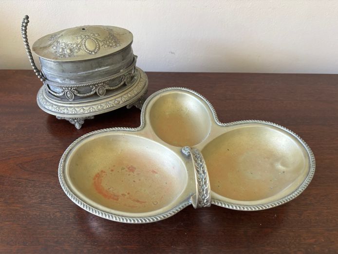 Silver Pot +.Snack Tray 