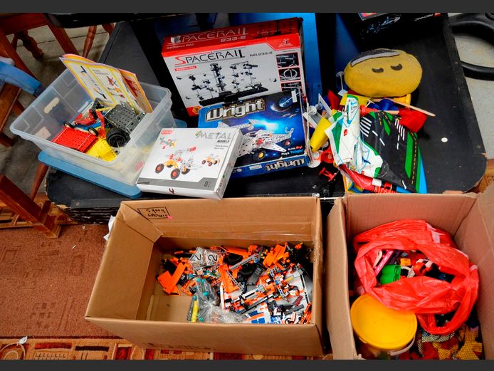 BUILDING BLOCKS, MECCANO STYLE SETS, etc