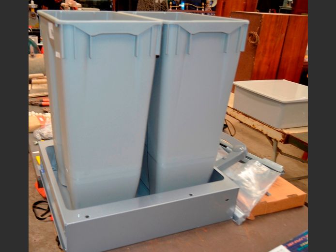 LOT: 2 x DUSTBINS & A BIN DRAWER SYSTEM