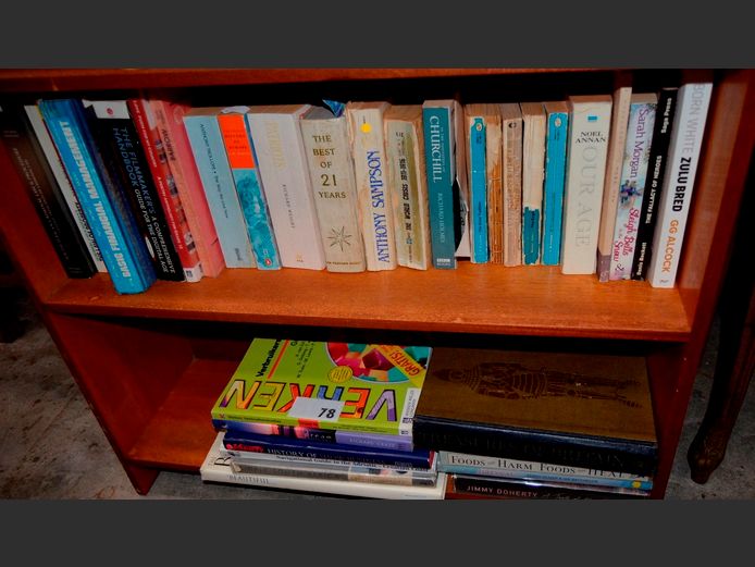 ASSORTED BOOKS: MARKETING, FINANCIAL MANAGEMENT, etc