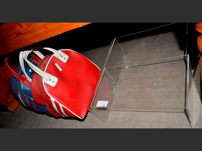 LOT: 2 x BOWLS BALL BAGS [No balls] & PERSPEX DISPLAY STANDS [10,15]