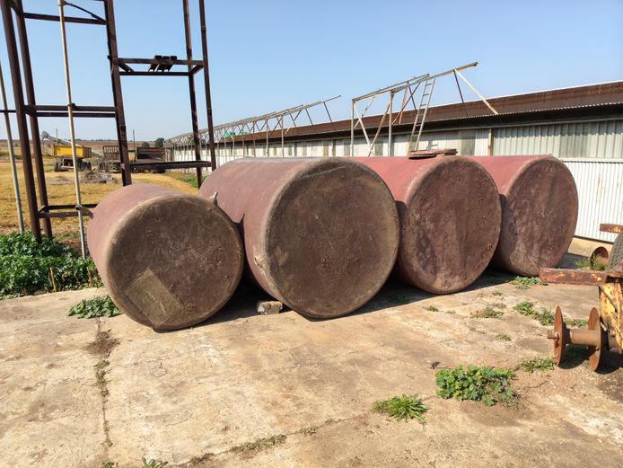4 X BROWN WATER TANKS 2500L