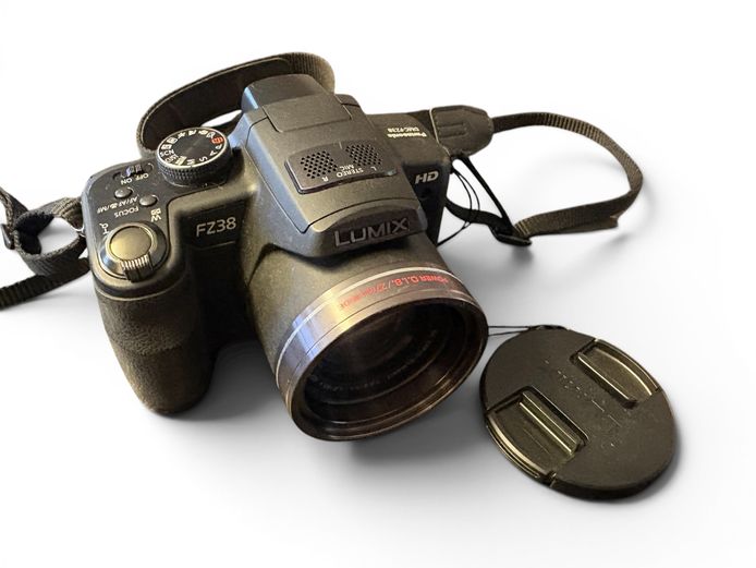 Panasonic Lumix DMC-FZ38 Superzoom Bridge Camera — Complete Kit with Accessories and Bag