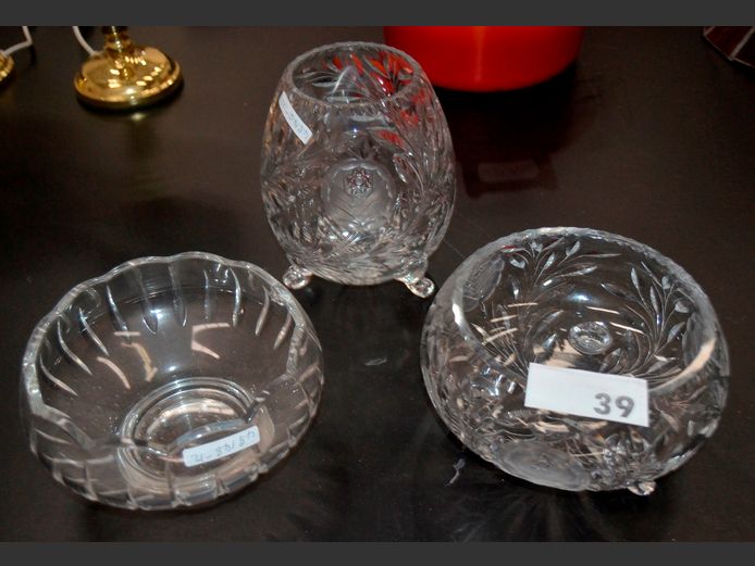 CRYSTAL: 2 x CUT GLASS BOWLS & FOOTED VASE