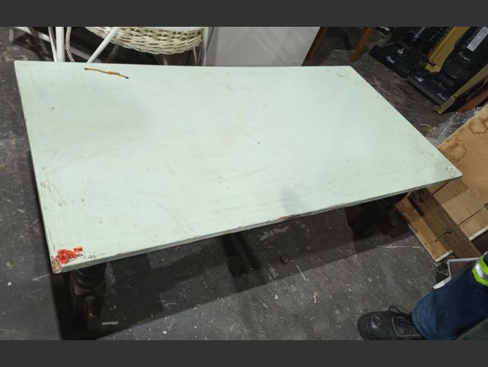 GREEN TOP & IMBUIA BASE COFFEE TABLE. 122 x 61 x 42cm