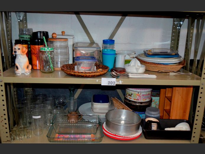 LOT ON 2 SHELVES: DRINKING GLASSES, OVEN DISHES, COLLECTABLE TINS, etc