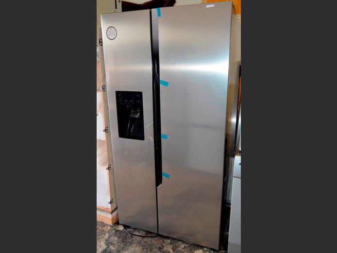 LG STAINLESS STEEL FRONT SIDE-BY-SIDE FRIDGE FREEZER WITH WATER & ICE DISPENSER [UK Plug, As New]