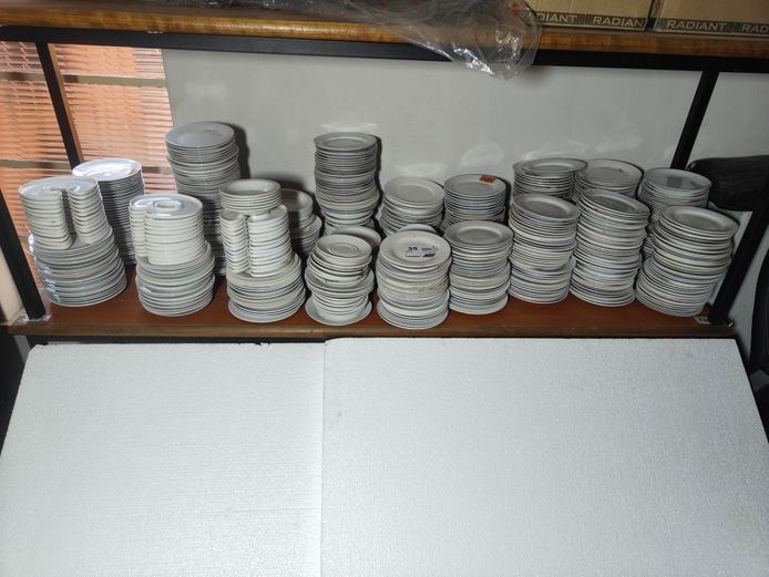 LOT VARIOUS PLATES