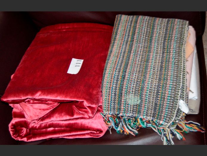 LOT: 3 x THROWS & OTHERS