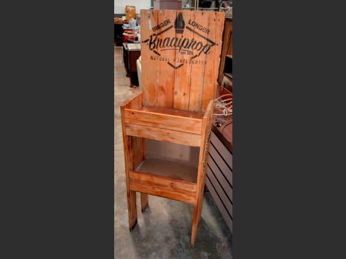 WOODEN 2-TIER DISPLAY STAND, 44 x 29 x 137cm